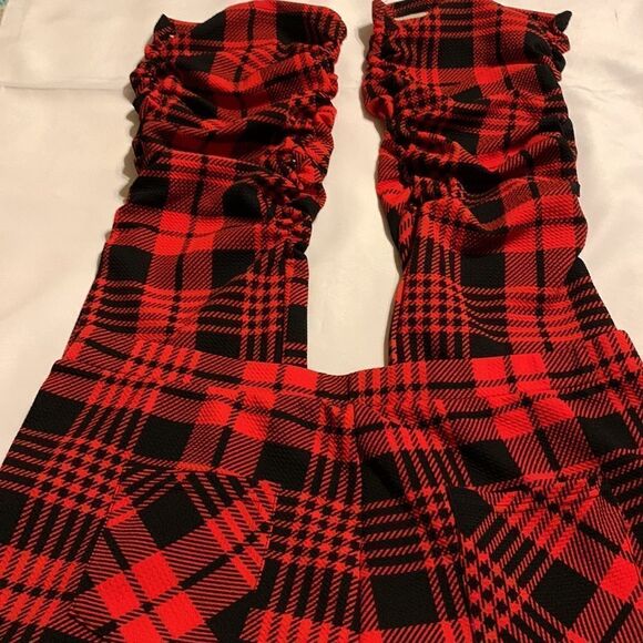 SHEIN Size 2XL red plaid pants w/leg ruching make for a look of tall/long legs - Picture 6 of 8